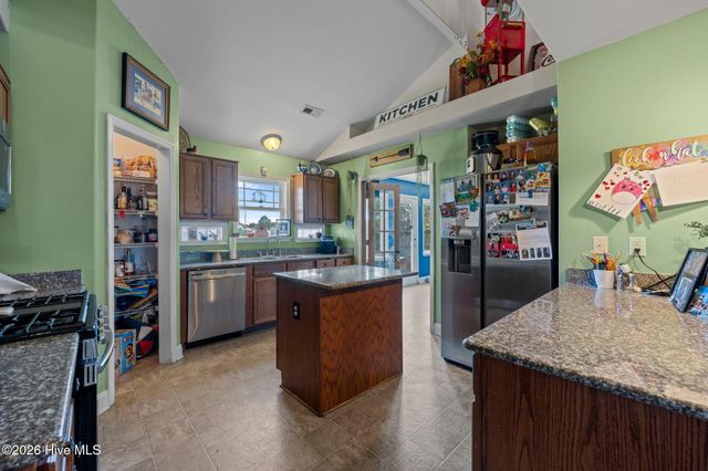 103 Craftsman Drive, New Bern, NC 28562