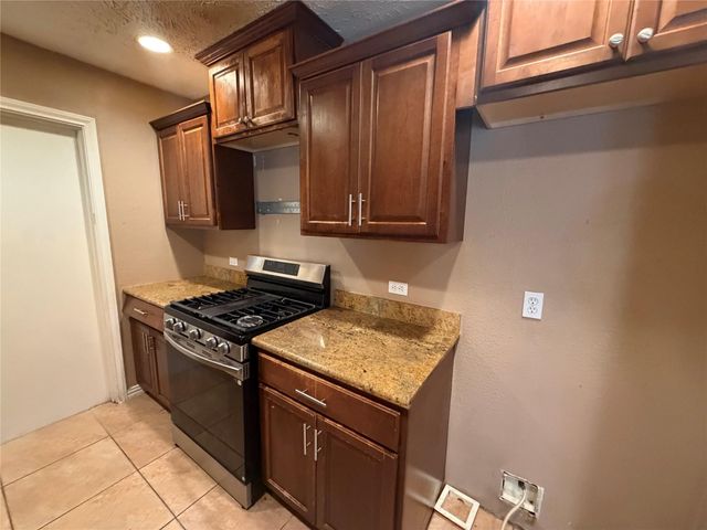 6119 Standing Oaks Street, Houston, TX 77050