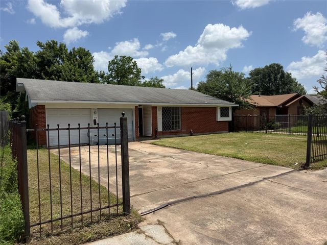 6119 Standing Oaks Street, Houston, TX 77050
