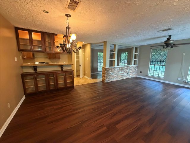 6119 Standing Oaks Street, Houston, TX 77050