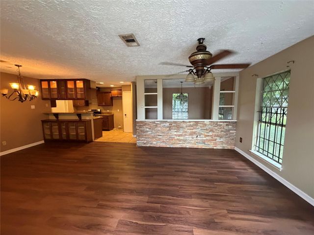 6119 Standing Oaks Street, Houston, TX 77050
