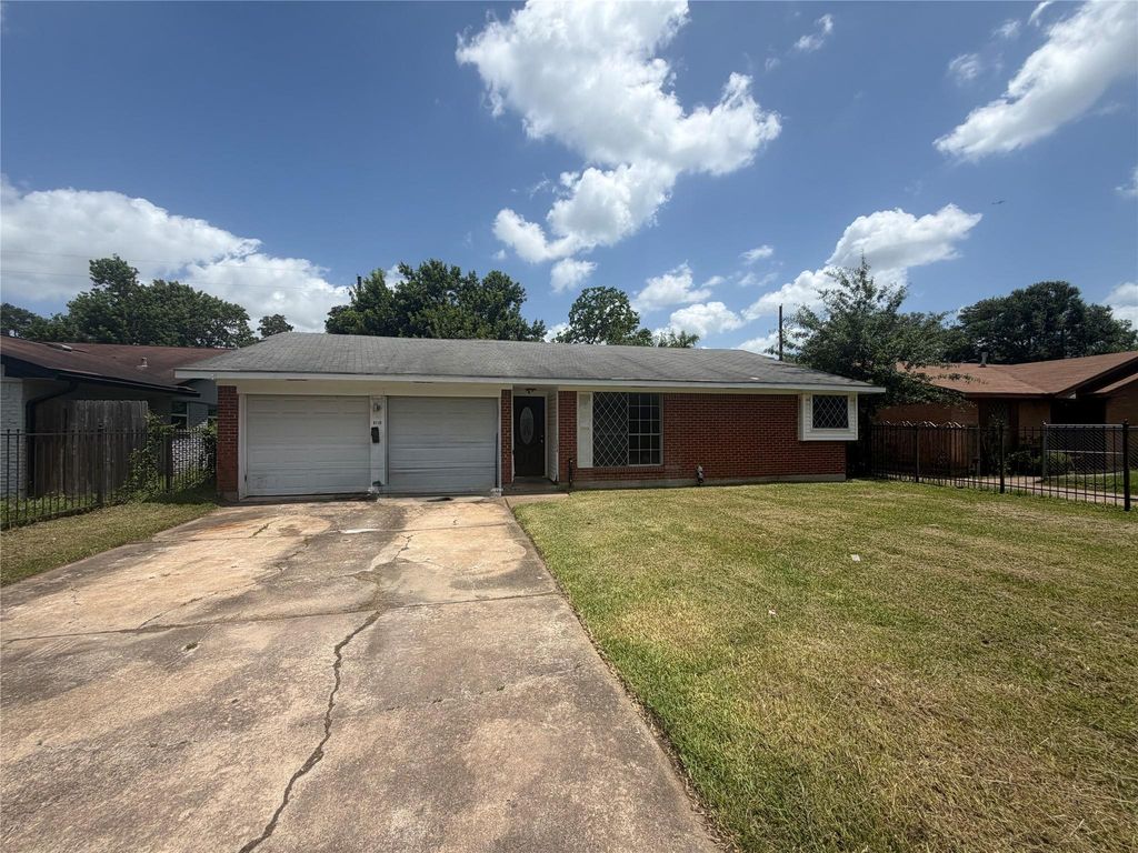 6119 Standing Oaks Street, Houston, TX 77050