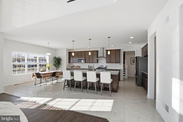 454 E DELP RD, Lancaster, PA 17601