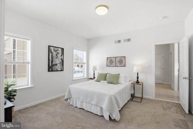 454 E DELP RD, Lancaster, PA 17601