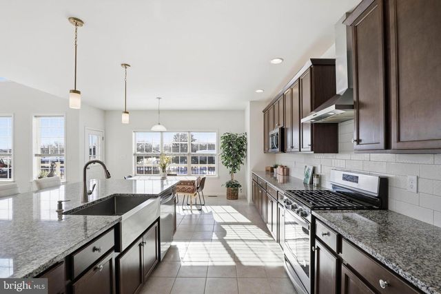454 E DELP RD, Lancaster, PA 17601