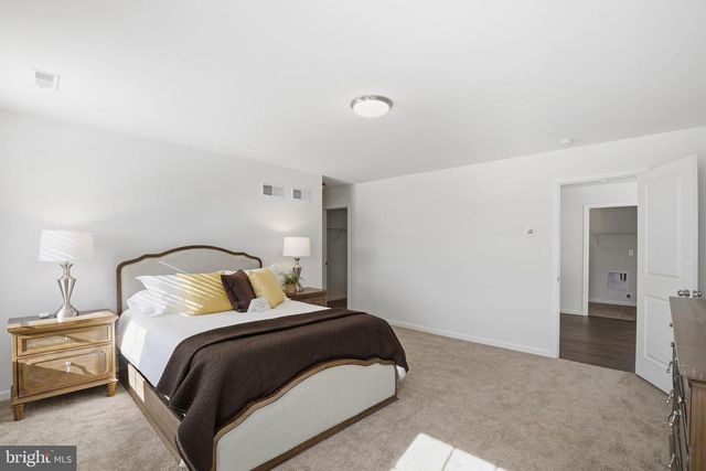454 E DELP RD, Lancaster, PA 17601