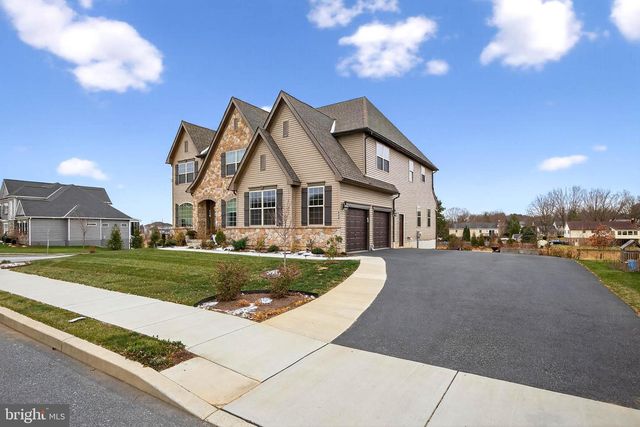454 E DELP RD, Lancaster, PA 17601