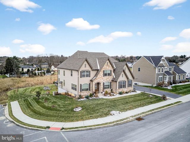 454 E DELP RD, Lancaster, PA 17601