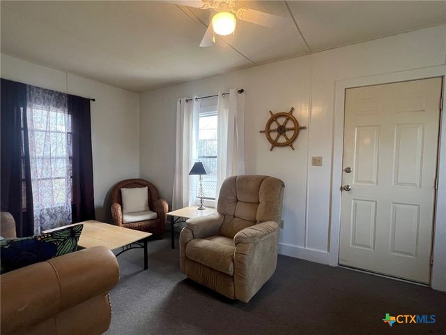 327 W Main Street, Port Lavaca, TX 77979