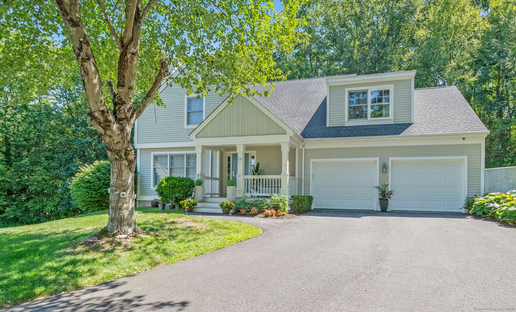 23 Caveson Court 23, Middlebury, CT 06762