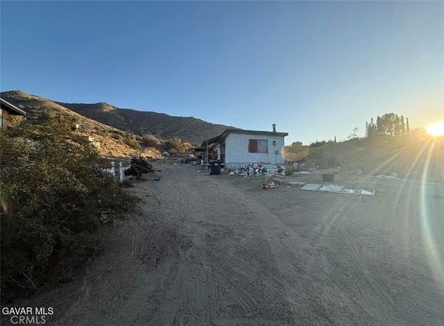 33452 Angeles Forest, Palmdale, CA 93550