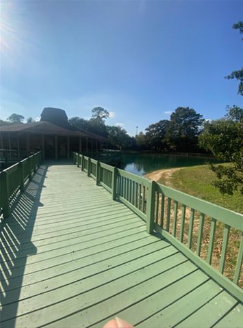 179 Old Bridge Lake Lake, Houston, TX 77069