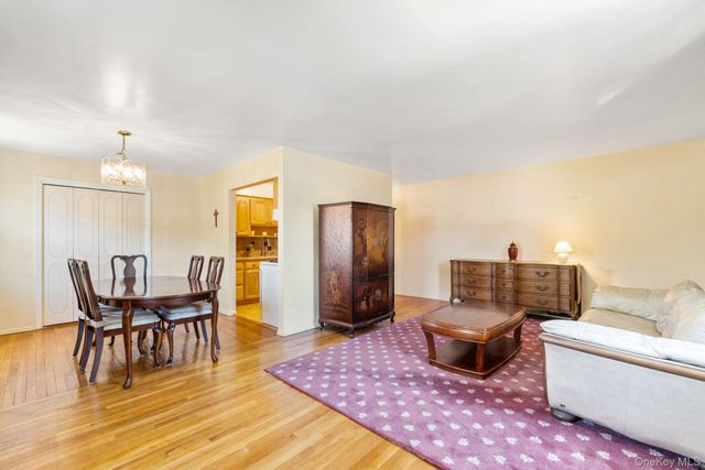 12 Normandy Village 8, Nanuet, NY 10954