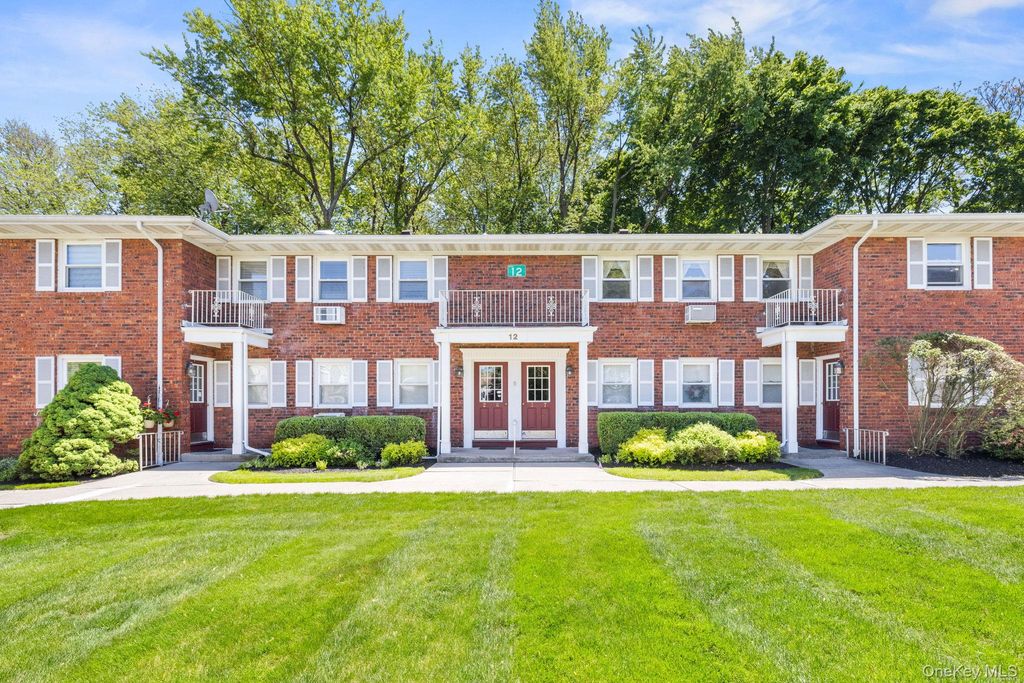 12 Normandy Village 8, Nanuet, NY 10954