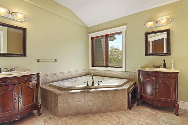 9485 96th STREET, Franklin, WI 53132