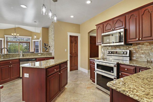 9485 96th STREET, Franklin, WI 53132