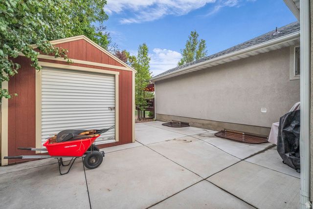 9983 S TEE BOX DR, South Jordan, UT 84009
