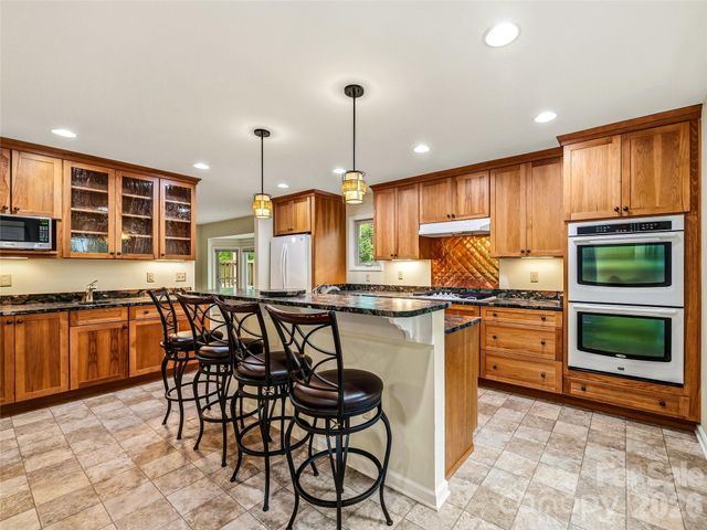 22 Timberleaf Drive, Fletcher, NC 28732