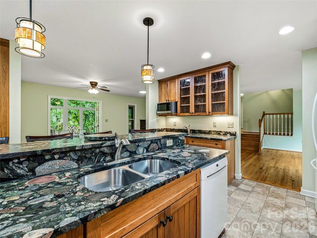 22 Timberleaf Drive, Fletcher, NC 28732