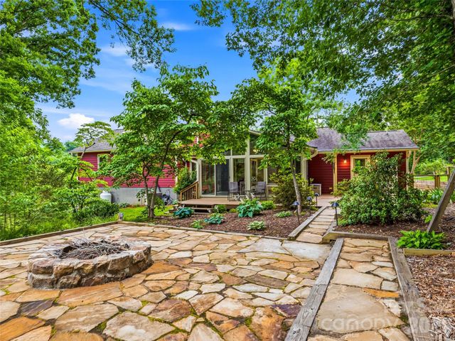 22 Timberleaf Drive, Fletcher, NC 28732
