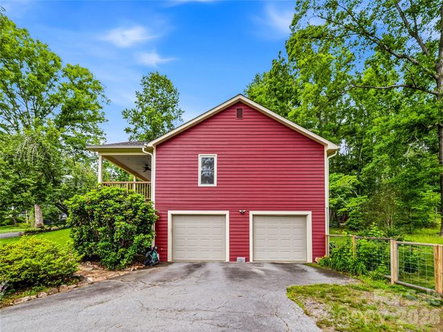22 Timberleaf Drive, Fletcher, NC 28732