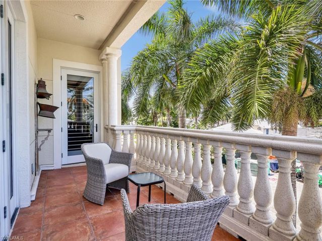 625 6th AVE S B301, Naples, FL 34102