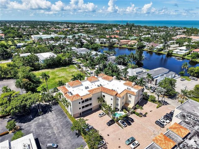 625 6th AVE S B301, Naples, FL 34102