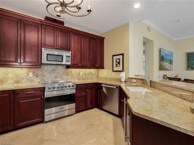 625 6th AVE S B301, Naples, FL 34102