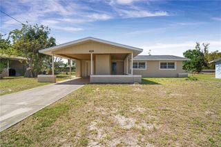 414 NE 15th PL, Cape Coral, FL 33909