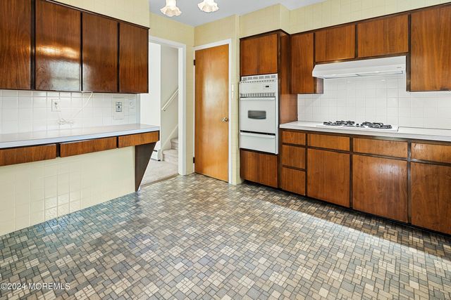 706 Hillside Avenue, Pine Beach, NJ 08741