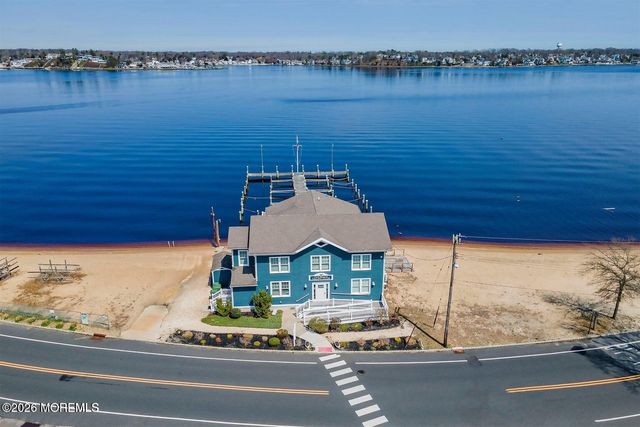 706 Hillside Avenue, Pine Beach, NJ 08741