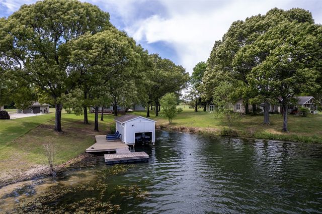 11821 W Lake Drive, Murchison, TX 75778