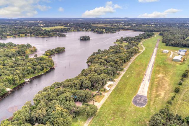 11821 W Lake Drive, Murchison, TX 75778