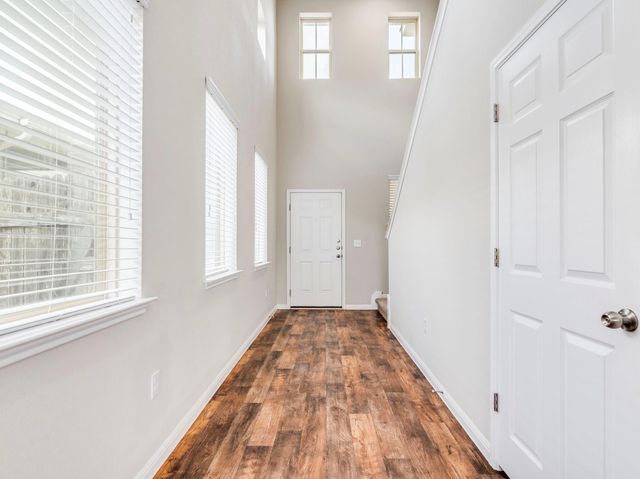 398 Wapiti RD, Buda, TX 78610