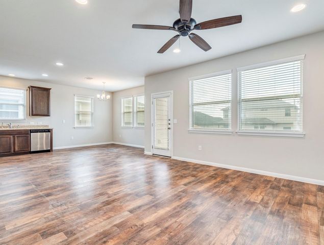 398 Wapiti RD, Buda, TX 78610