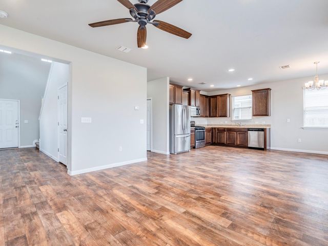 398 Wapiti RD, Buda, TX 78610