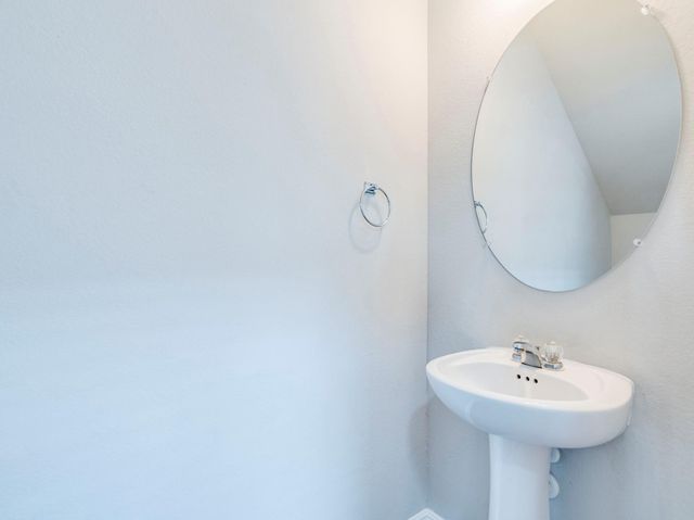 398 Wapiti RD, Buda, TX 78610