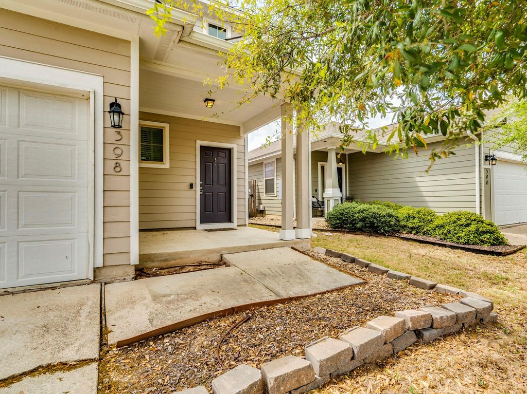 398 Wapiti RD, Buda, TX 78610