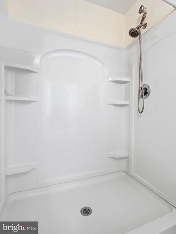 527 CHESTNUT AVE, Northfield, NJ 08225