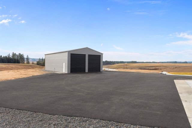 13790 N Bruce Rd, Mead, WA 99021