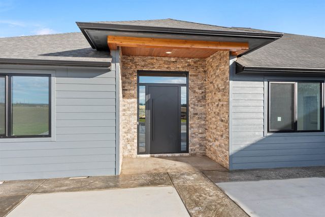 13790 N Bruce Rd, Mead, WA 99021