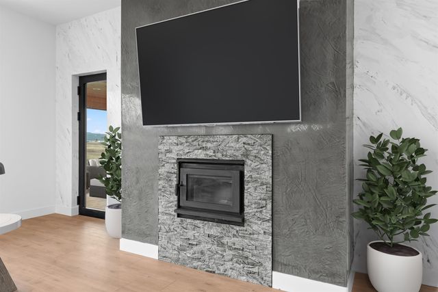 13790 N Bruce Rd, Mead, WA 99021