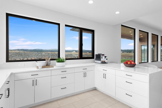 13790 N Bruce Rd, Mead, WA 99021