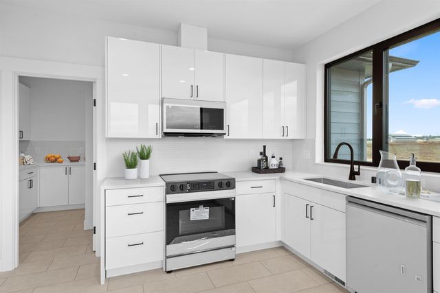 13790 N Bruce Rd, Mead, WA 99021