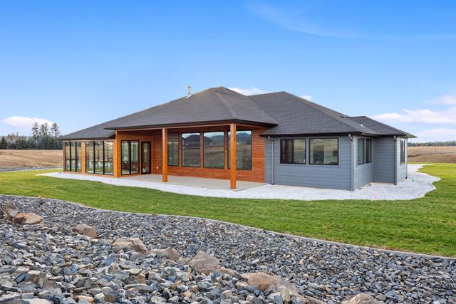 13790 N Bruce Rd, Mead, WA 99021