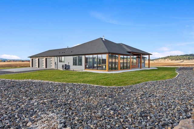 13790 N Bruce Rd, Mead, WA 99021