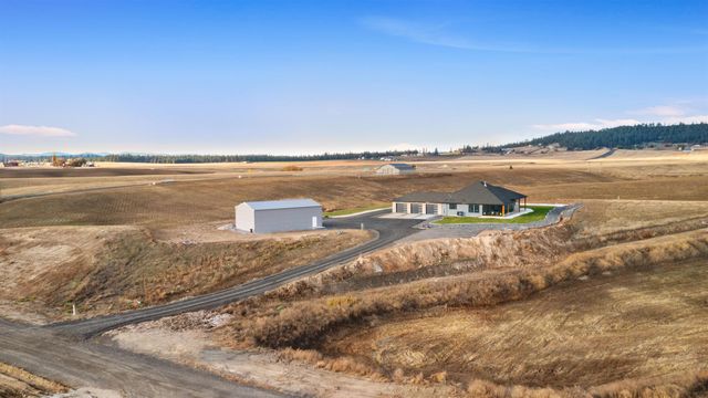 13790 N Bruce Rd, Mead, WA 99021