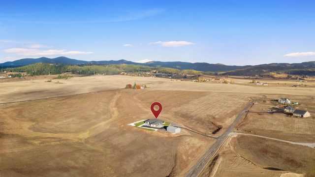 13790 N Bruce Rd, Mead, WA 99021