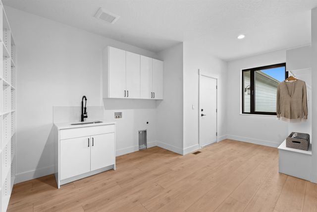 13790 N Bruce Rd, Mead, WA 99021