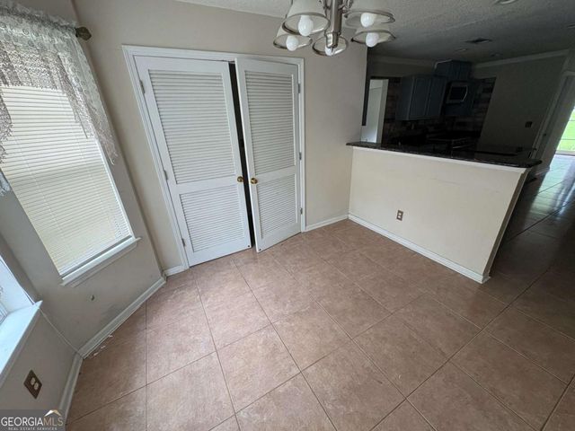 5220 Round Table Drive, Ellenwood, GA 30294